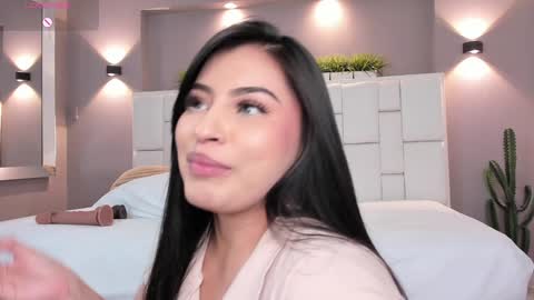 Snapshot of samanthaa_22_ chatting on January 26, 6:38 am Samanthaa online show from January 26, 6:38 am