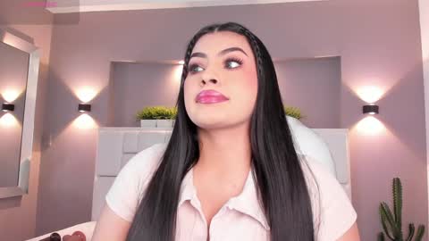 Snapshot of samanthaa_22_ chatting on February 4, 3:44 am Samanthaa online show from February 4, 3:44 am