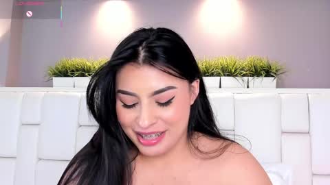 Snapshot of samanthaa_22_ chatting on February 26, 9:42 am Samanthaa online show from February 26, 9:42 am