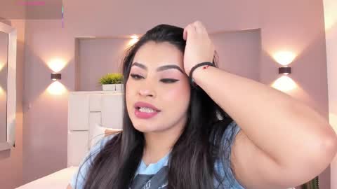 Snapshot of samanthaa_22_ chatting on March 11, 4:10 am Samanthaa online show from March 11, 4:10 am