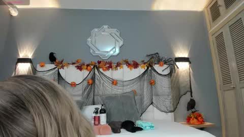 Snapshot of samanthaa_22_ chatting on October 18, 11:44 am Samanthaa online show from October 18, 11:44 am