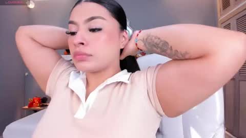 Snapshot of samanthaa_22_ chatting on October 30, 12:17 pm Samanthaa online show from October 30, 12:17 pm