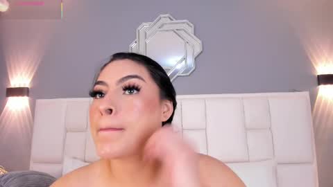 Snapshot of samanthaa_22_ chatting on November 11, 11:32 am Samanthaa online show from November 11, 11:32 am