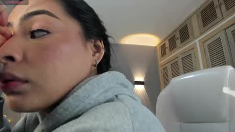 Snapshot of samanthaa_22_ chatting on November 21, 11:31 am Samanthaa online show from November 21, 11:31 am