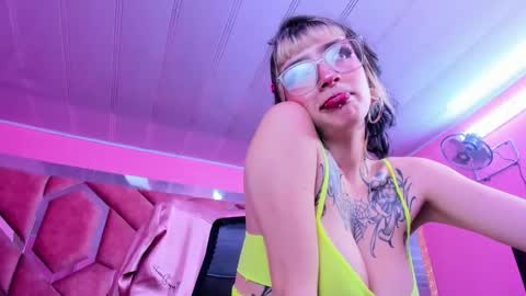 Samantha Smitth online show from March 7, 5:04 am