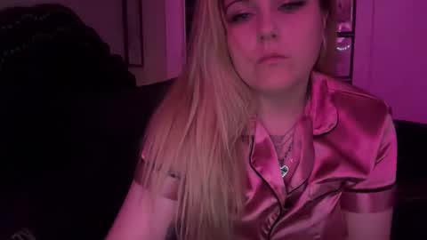 samanthafever online show from May 14, 11:06 am