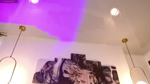 IGSamanthaGrant 10 online show from April 16, 9:39 pm