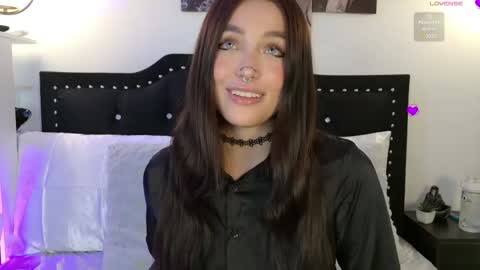 Snapshot of samanthagrant_ chatting on June 5, 8:14 pm IGSamanthaGrant 10 online show from June 5, 8:14 pm