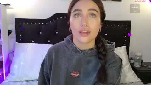 Snapshot of samanthagrant_ chatting on June 11, 1:53 pm IGSamanthaGrant 10 online show from June 11, 1:53 pm
