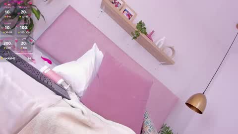 V A  N E S S A  online show from February 25, 12:25 am