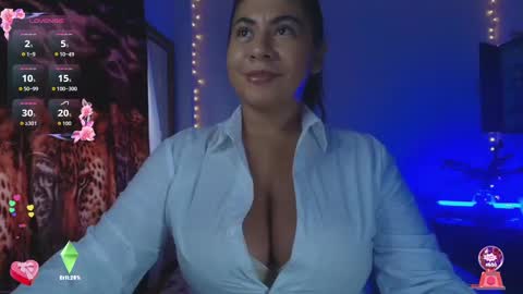 samanthahut1 online show from October 4, 9:35 pm