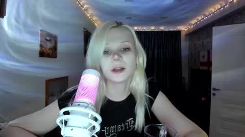 Snapshot of samanthamiasnik1 chatting on September 15, 5:46 pm Samantha online show from September 15, 5:46 pm