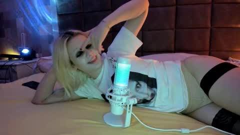 Snapshot of samanthamiasnik1 chatting on October 25, 12:29 am Samantha online show from October 25, 12:29 am