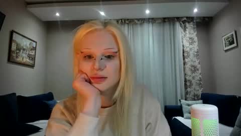 Snapshot of samanthamiasnik1 chatting on December 19, 7:32 pm Samantha online show from December 19, 7:32 pm