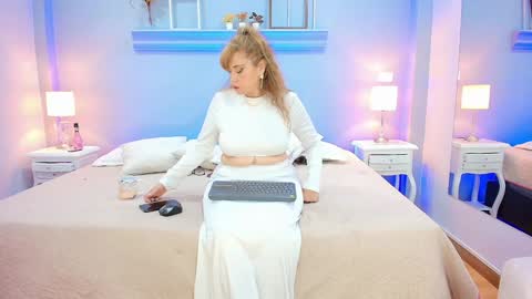 Samanta online show from February 1, 8:58 pm