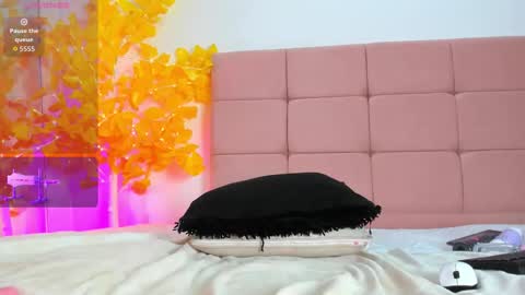 samanttha01 online show from March 7, 7:33 pm