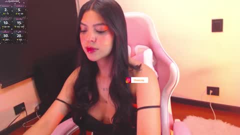 Snapshot of samara_lam chatting on December 8, 8:47 pm Sammy online show from December 8, 8:47 pm