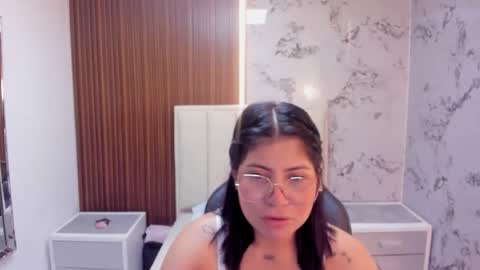 Snapshot of samaralee3 chatting on February 10, 12:31 pm samaralee3 online show from February 10, 12:31 pm