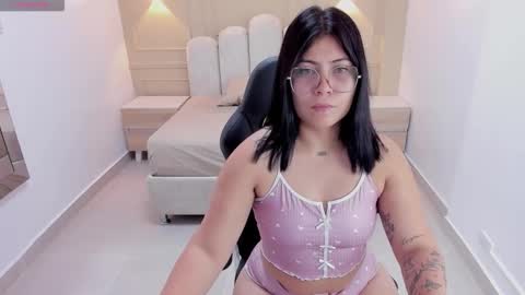 Snapshot of samaralee3 chatting on February 18, 2:51 am samaralee3 online show from February 18, 2:51 am