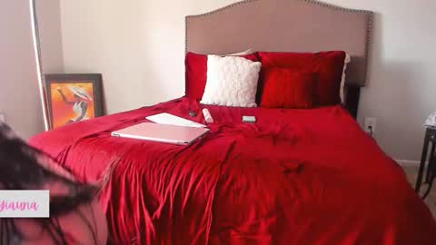 Yaya online show from November 19, 5:46 pm