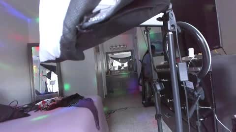 Yaya online show from March 23, 11:42 pm