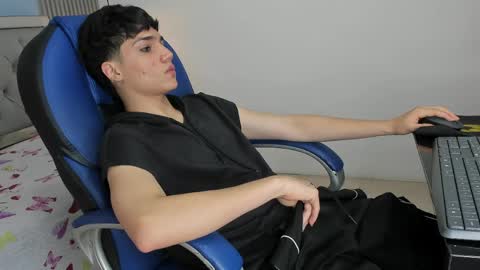 Sam online show from April 20, 9:38 pm