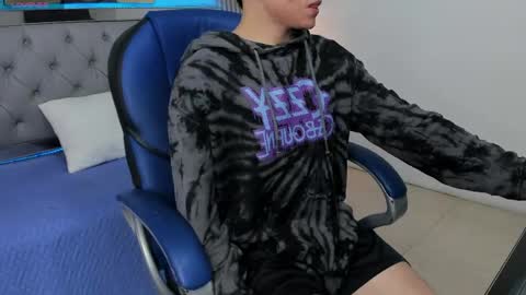 Snapshot of samblack_ chatting on April 26, 12:36 pm Sam online show from April 26, 12:36 pm