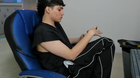 Snapshot of samblack_ chatting on April 29, 5:30 pm Sam online show from April 29, 5:30 pm