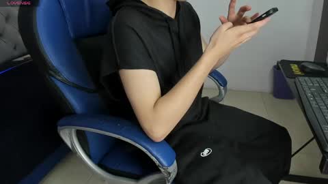 Snapshot of samblack_ chatting on May 22, 1:39 pm Sam online show from May 22, 1:39 pm