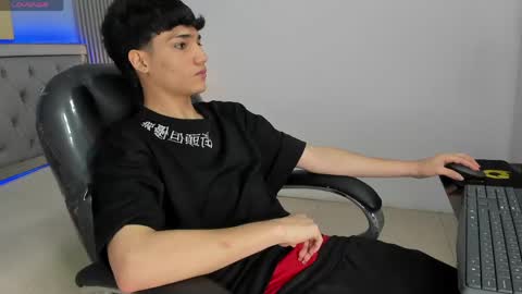Snapshot of samblack_ chatting on May 26, 12:56 pm Sam online show from May 26, 12:56 pm