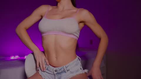 Snapshot of samdemia chatting on January 10, 9:23 am Sam Demia online show from January 10, 9:23 am