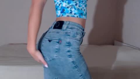 Snapshot of samdemia chatting on September 18, 2:02 am Sam Demia online show from September 18, 2:02 am