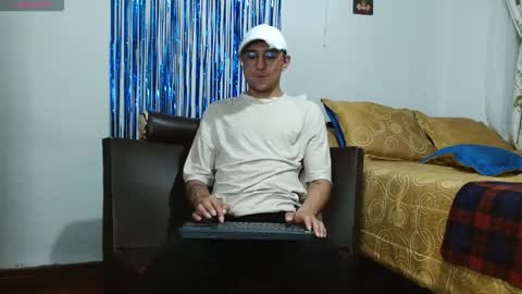 Snapshot of samfox_ chatting on October 2, 2:07 am SAM online show from October 2, 2:07 am