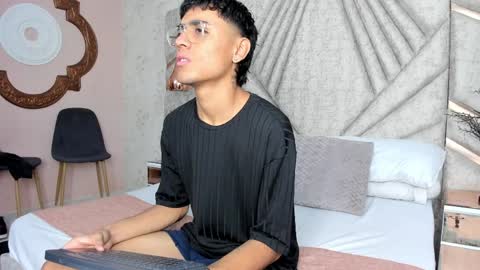 Samfrrost online show from April 5, 11:51 am