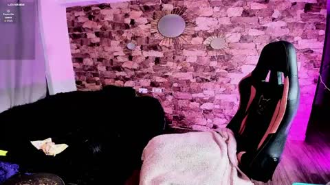 samiacooper25 online show from April 20, 7:44 am