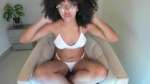 Snapshot of samie_mury chatting on November 10, 3:38 am Samie Mury online show from November 10, 3:38 am