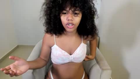 Snapshot of samie_mury chatting on November 21, 3:27 am Samie Mury online show from November 21, 3:27 am