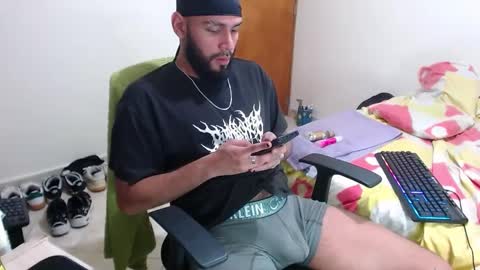 Snapshot of samir_music_ chatting on October 4, 11:47 pm samir_music_ online show from October 4, 11:47 pm
