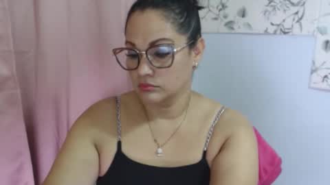 Snapshot of samira_lennox chatting on May 13, 8:16 pm SAMIRA online show from May 13, 8:16 pm