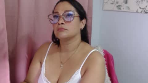 Snapshot of samira_lennox chatting on May 15, 11:34 pm SAMIRA online show from May 15, 11:34 pm