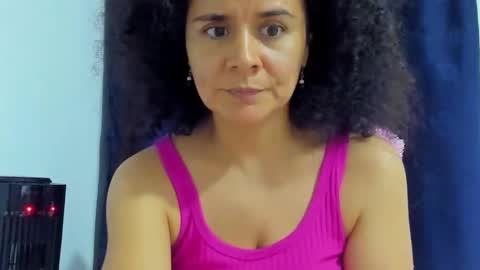 Snapshot of samm_hoti chatting on December 18, 3:26 am sam online show from December 18, 3:26 am