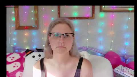 Snapshot of sammiesin13 chatting on July 24, 11:52 am Samantha online show from July 24, 11:52 am