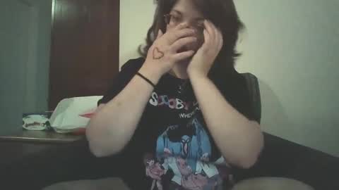 Snapshot of sammy_lyn chatting on March 7, 2:23 pm Sam online show from March 7, 2:23 pm