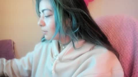   online show from April 5, 4:26 pm