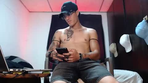 sammy model independiente online show from April 24, 12:57 am