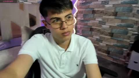 Snapshot of samu_tay chatting on June 5, 4:52 am samu_tay online show from June 5, 4:52 am