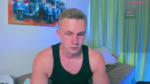 Snapshot of samuel_andrew chatting on December 14, 5:51 am Samuel online show from December 14, 5:51 am