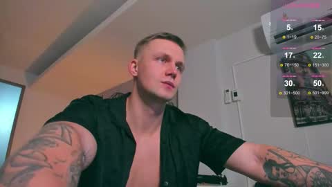 Snapshot of samuel_andrew chatting on November 8, 4:23 am Samuel online show from November 8, 4:23 am