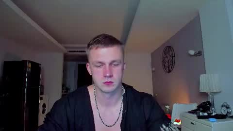 Snapshot of samuel_andrew chatting on June 21, 2:14 am Samuel online show from June 21, 2:14 am