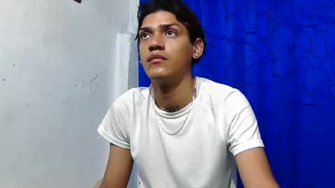 Snapshot of samuel_sincee chatting on April 7, 8:37 am Samuel Sincee online show from April 7, 8:37 am